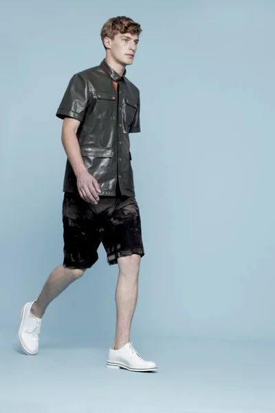 Look 10
